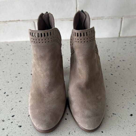 Vince Camuto Fileana French Taupe Suede Leather Split Shaft Ankle Booties Size 6 - Picture 3 of 11